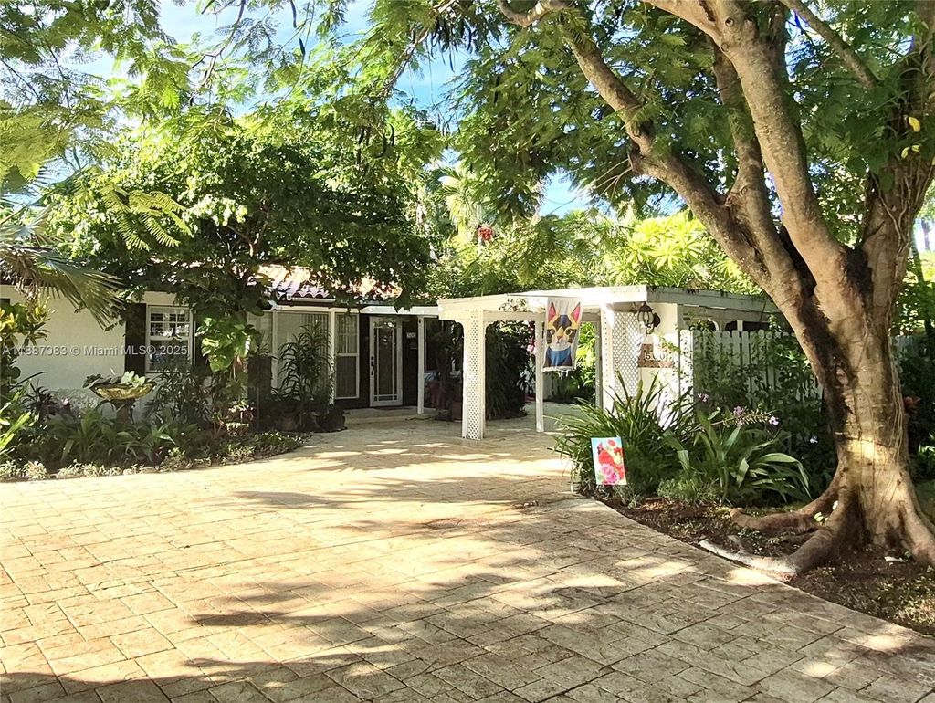 Photo of 500 NE 27th Dr #0, Wilton Manors, FL 33334 (MLS # A11887983)