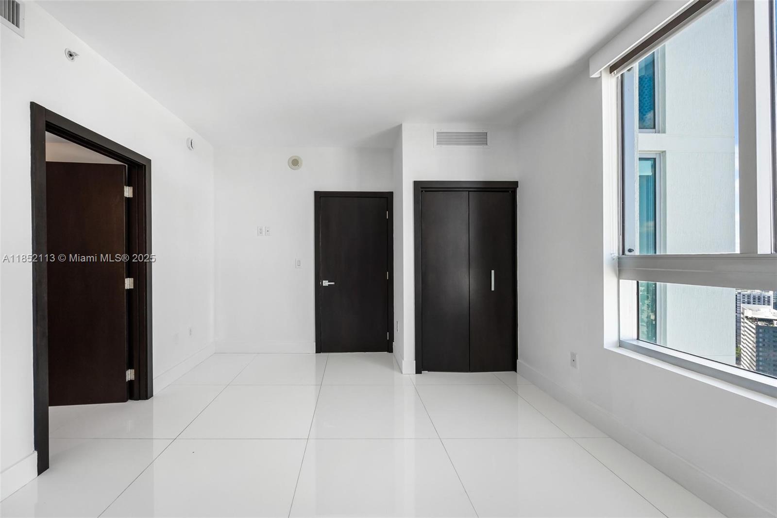 IVY CONDO - Residential