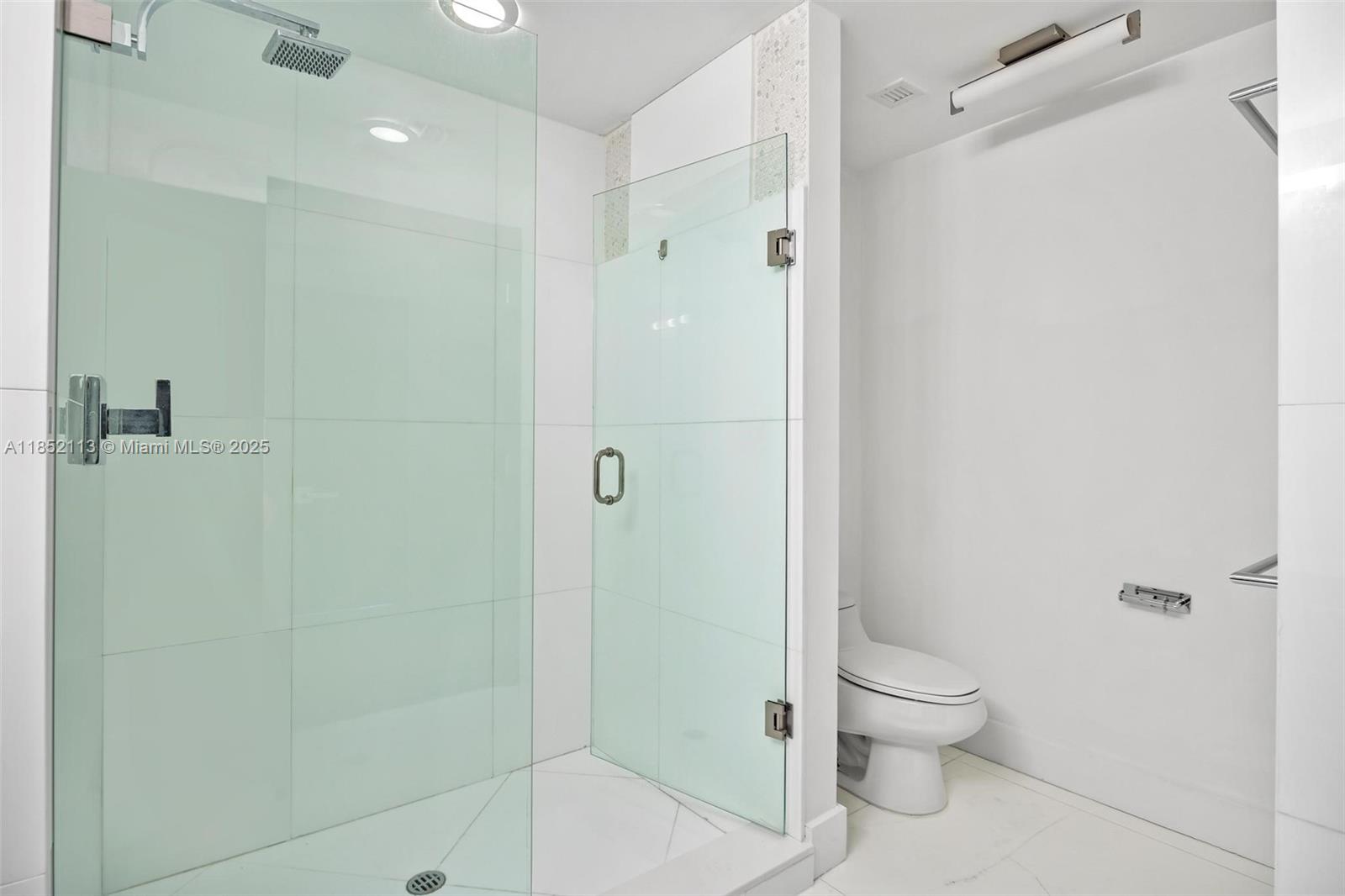 IVY CONDO - Residential