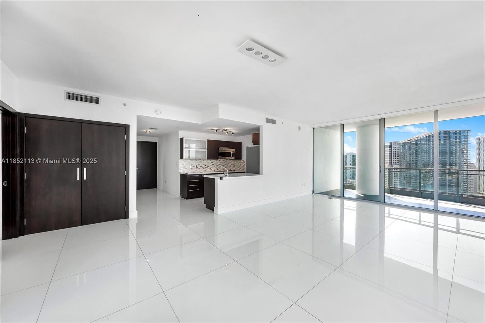 Stunning Corner Unit with 3 Bedrooms and 3 Bathrooms located in the heart of Miami's vibrant downtown. Offering panoramic city and river views from not one but two balconies and floor to ceiling windows, flooding the space with natural light. Located in a full-service, luxury building with state of the art amenities, including a resort-style pool, fitness center, spa, business center, 24-hour concierge, and valet parking. Enjoy walking distance to Brickell City Centre, shops, restaurants, nightlife and more.