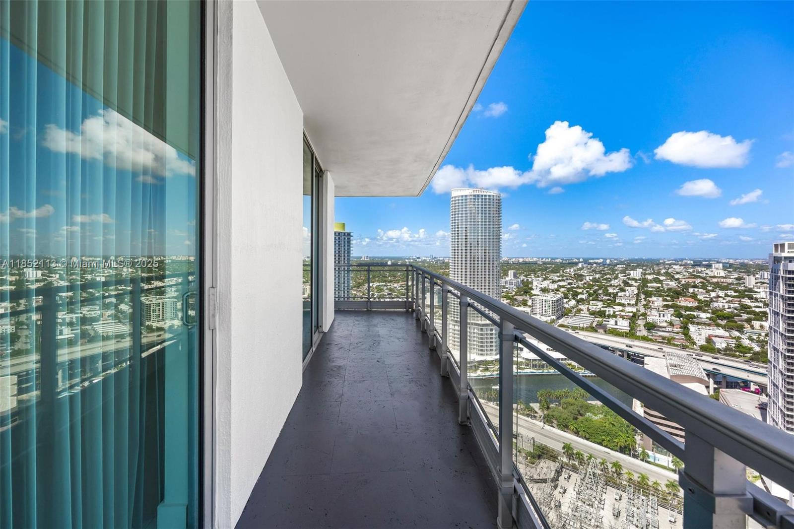 IVY CONDO - Residential