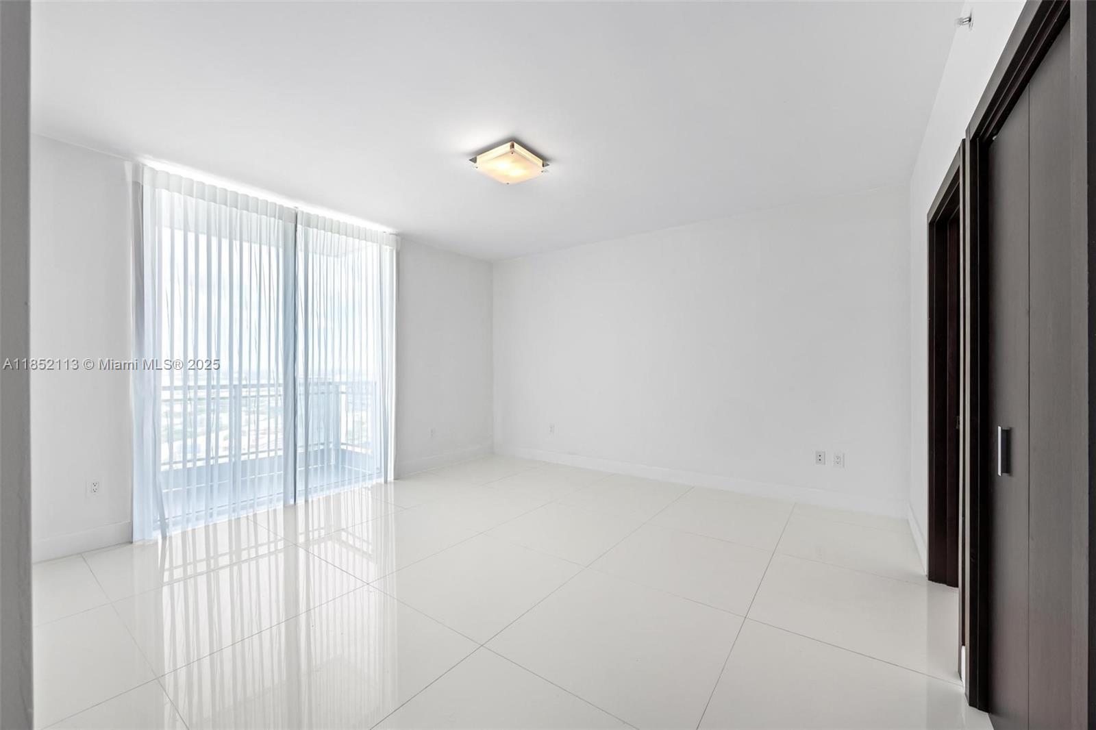 IVY CONDO - Residential