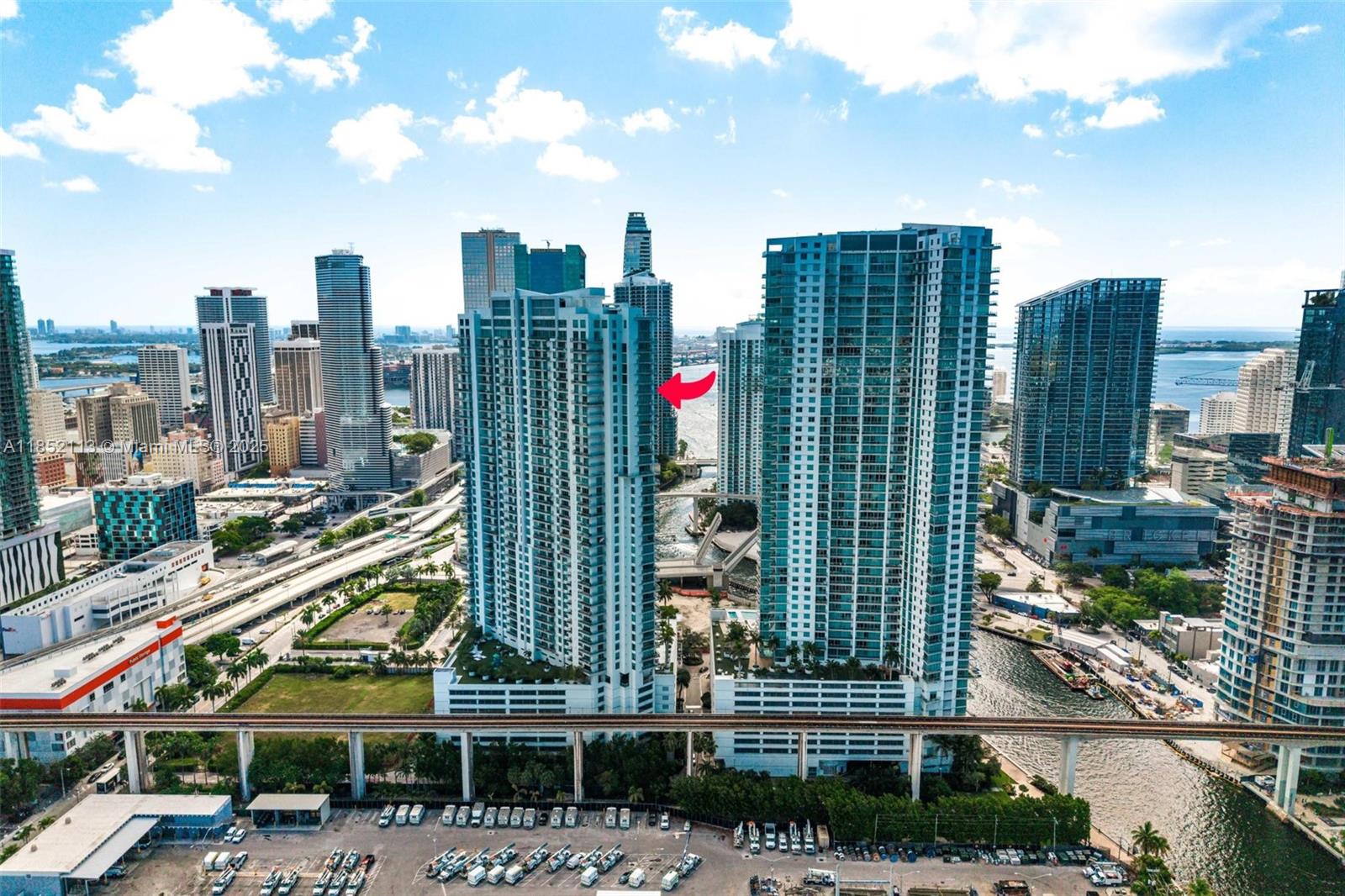 IVY CONDO - Residential