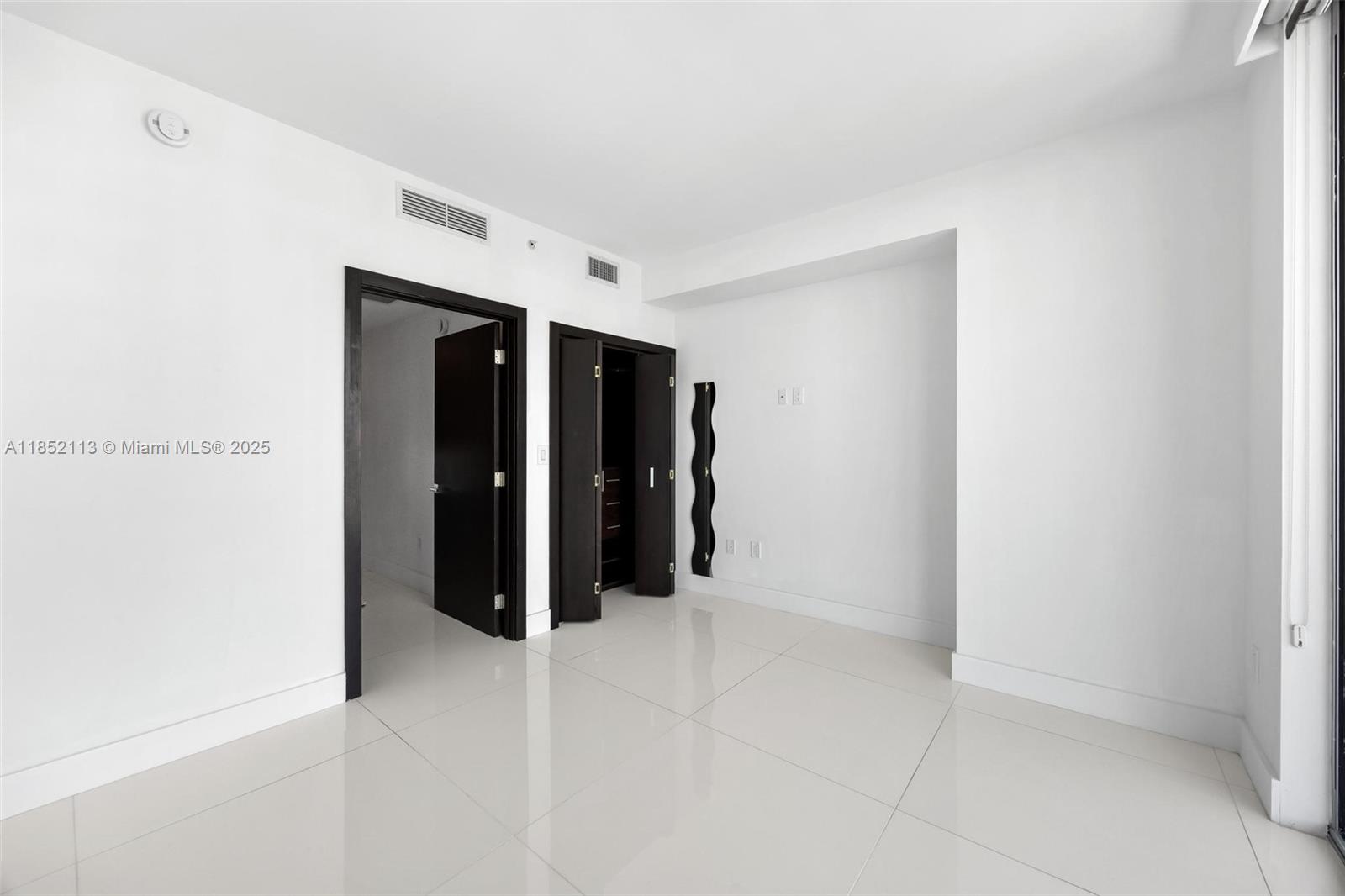 IVY CONDO - Residential