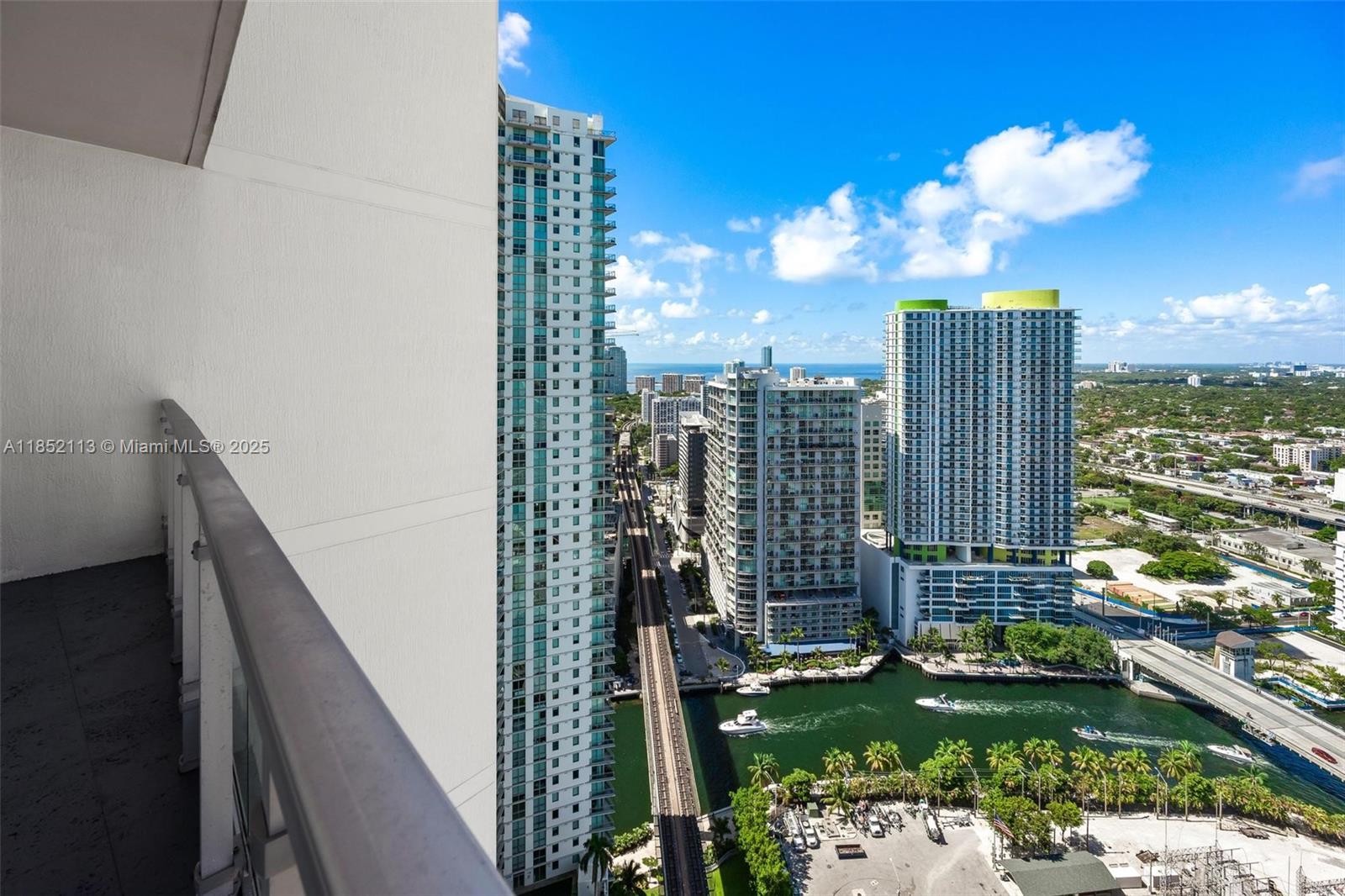 IVY CONDO - Residential