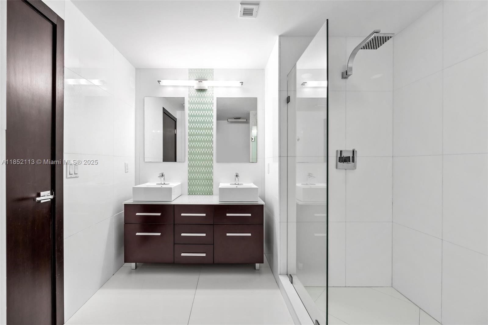 IVY CONDO - Residential