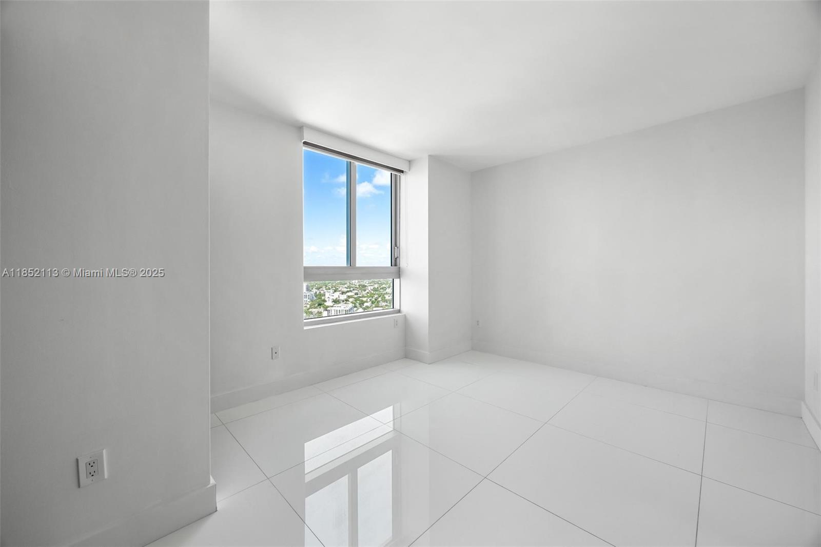 IVY CONDO - Residential