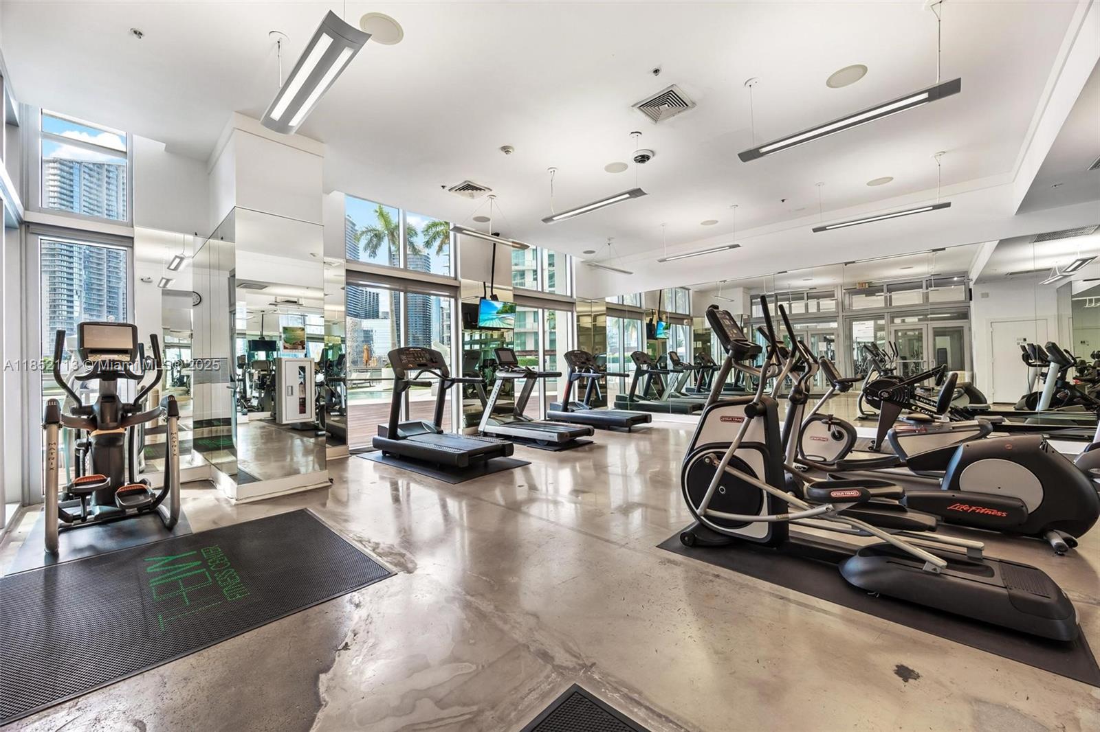 IVY CONDO - Residential