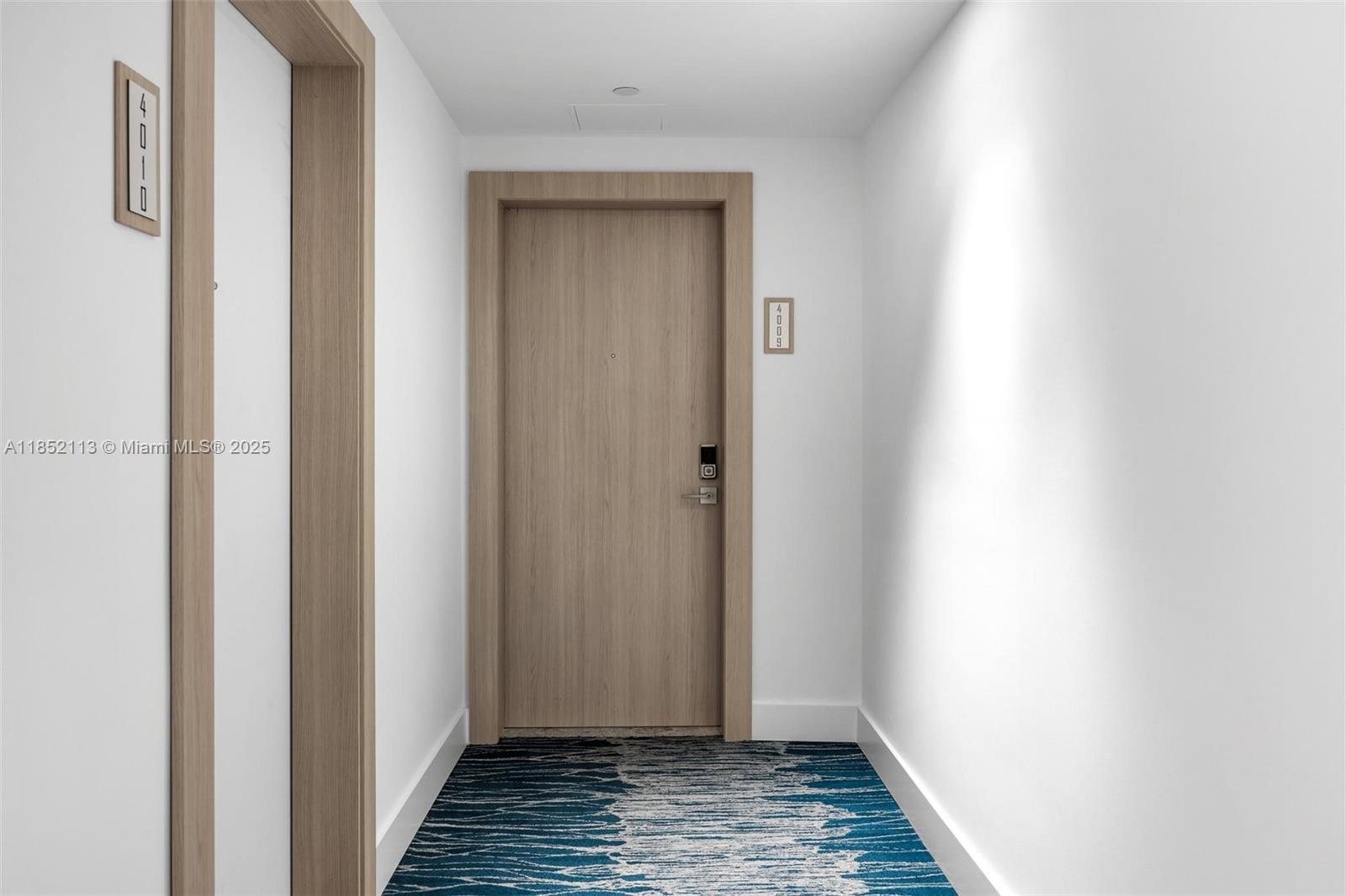 IVY CONDO - Residential