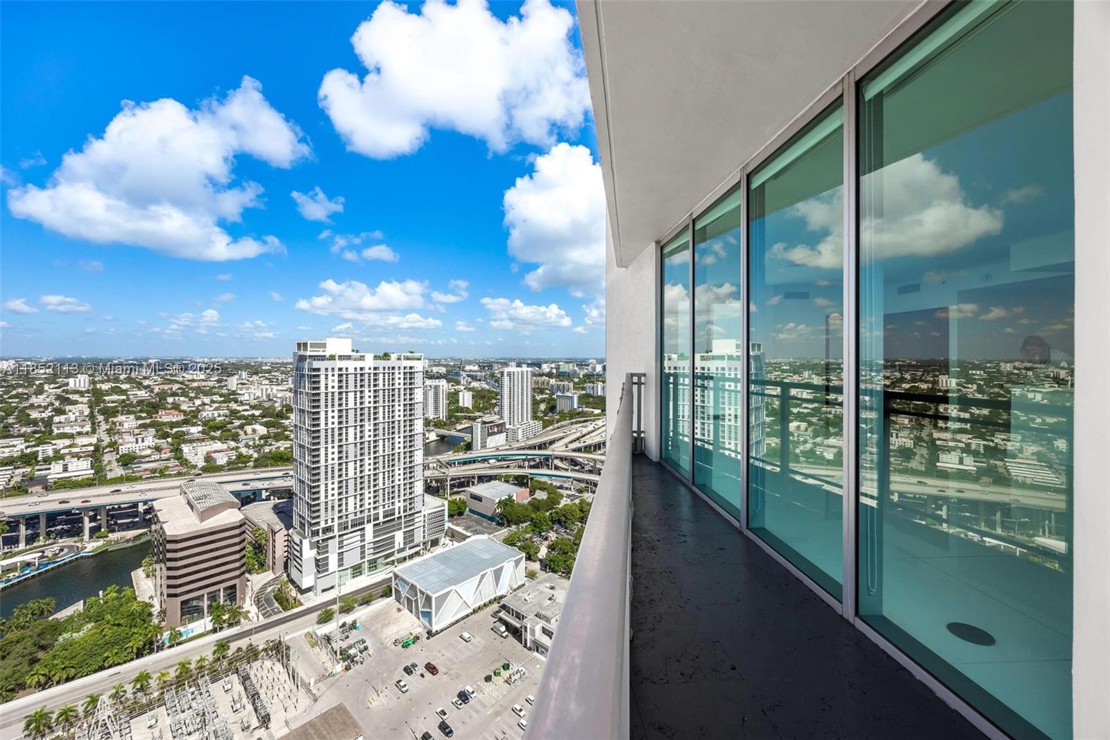 IVY CONDO - Residential