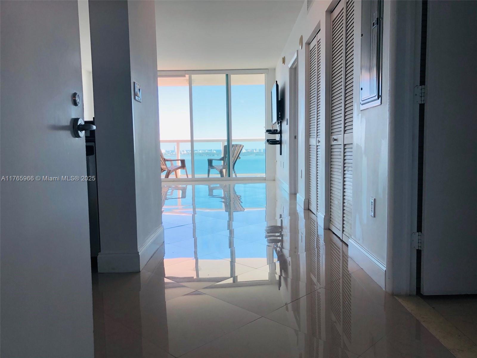 1800 N Bayshore Dr 3205