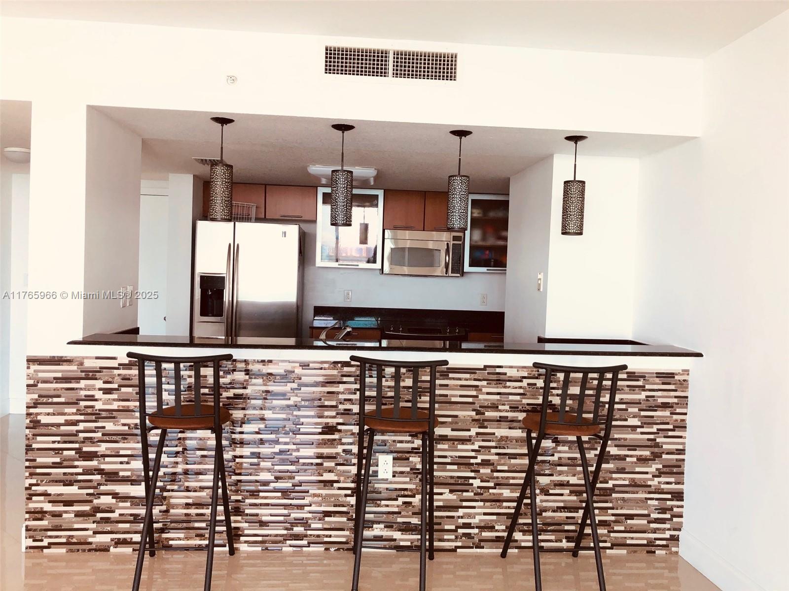 1800 N Bayshore Dr 3205