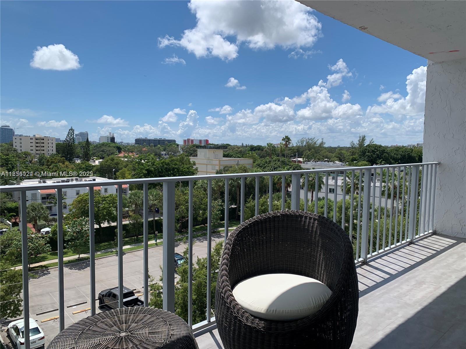 650 NE 64th St G607