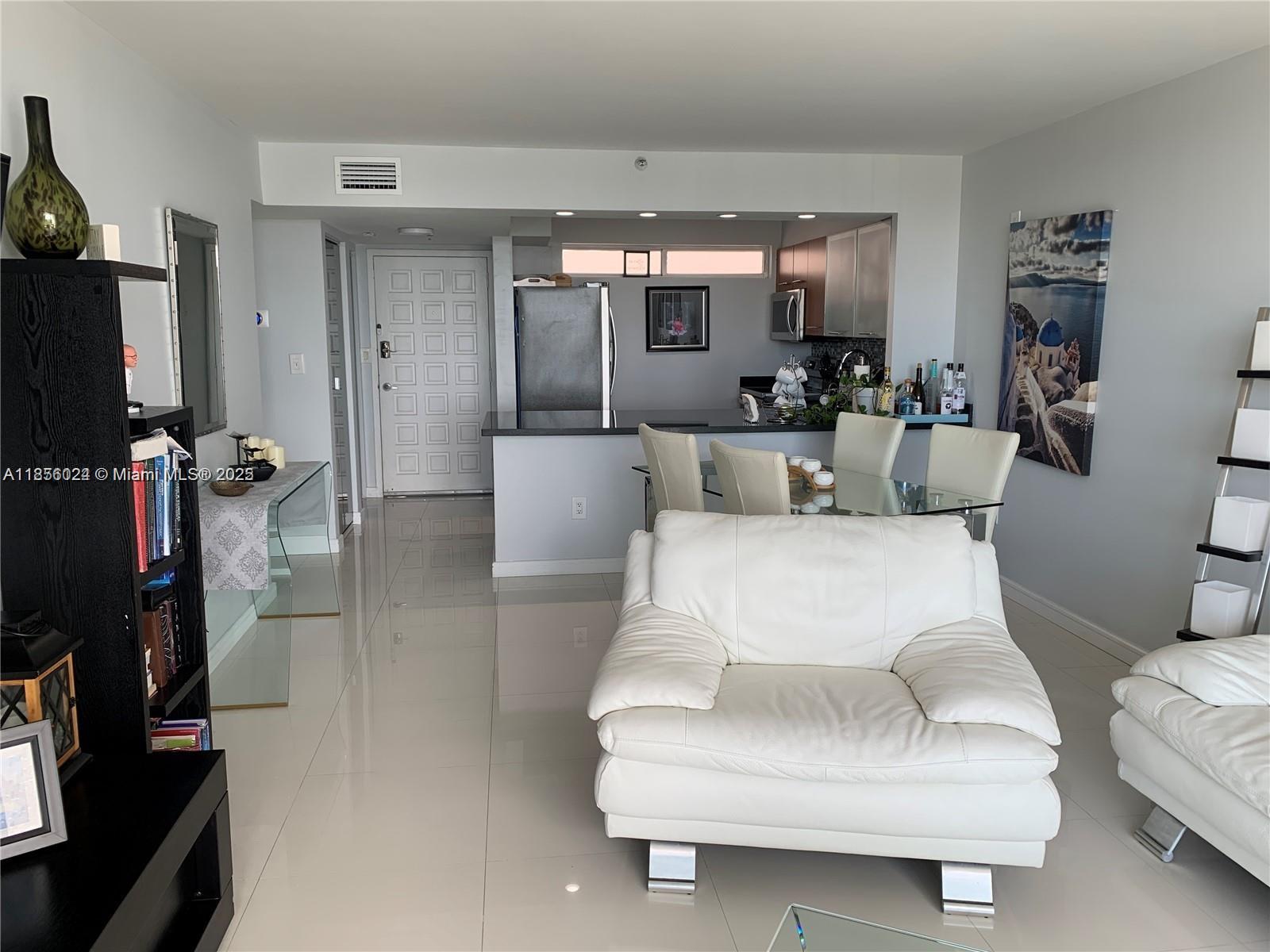 650 NE 64th St G607