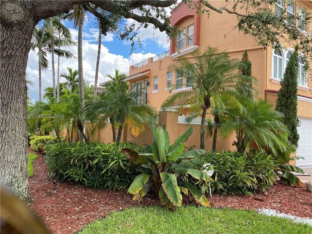 Photo of 2636 NE 15th St #2636, Fort Lauderdale, FL 33304 (MLS # A11985462)