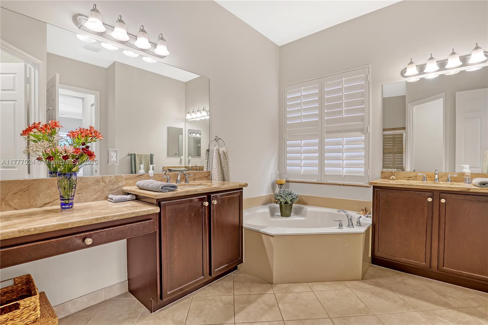 TRAILS AT CANYON 1 - Residential