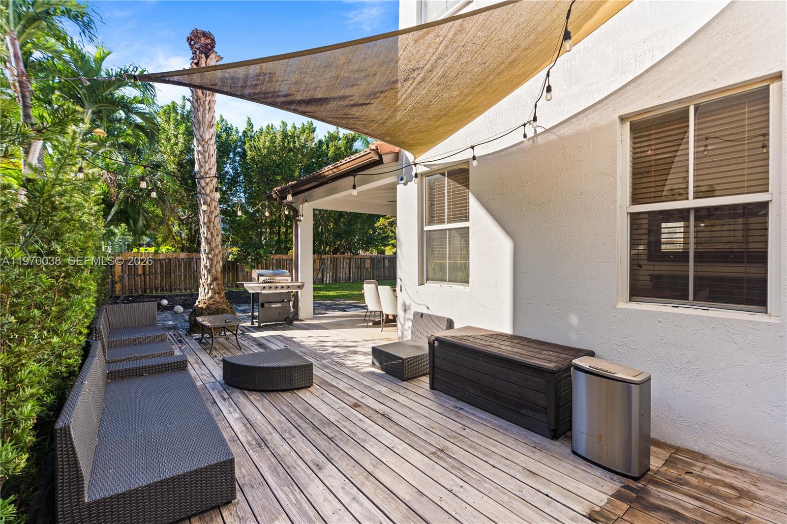 ISLANDS AT DORAL NORTHWES - Residential