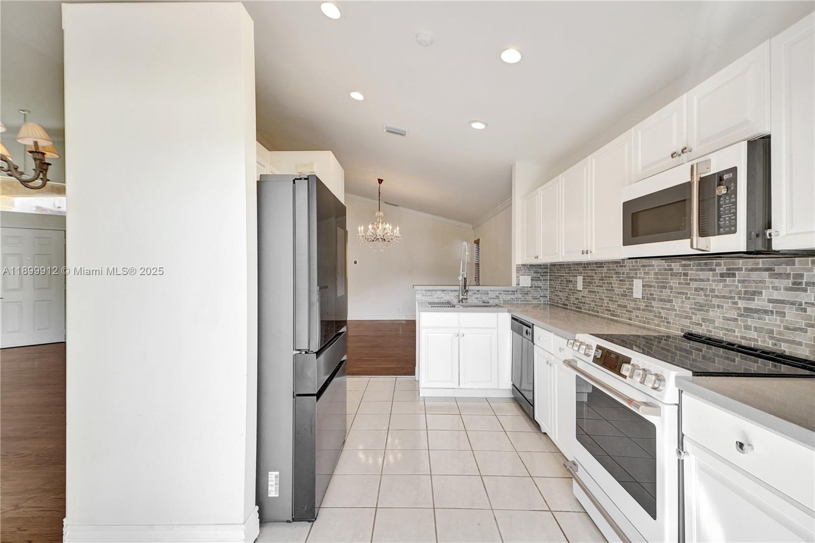 SECTOR 4 NORTH - Residential Lease