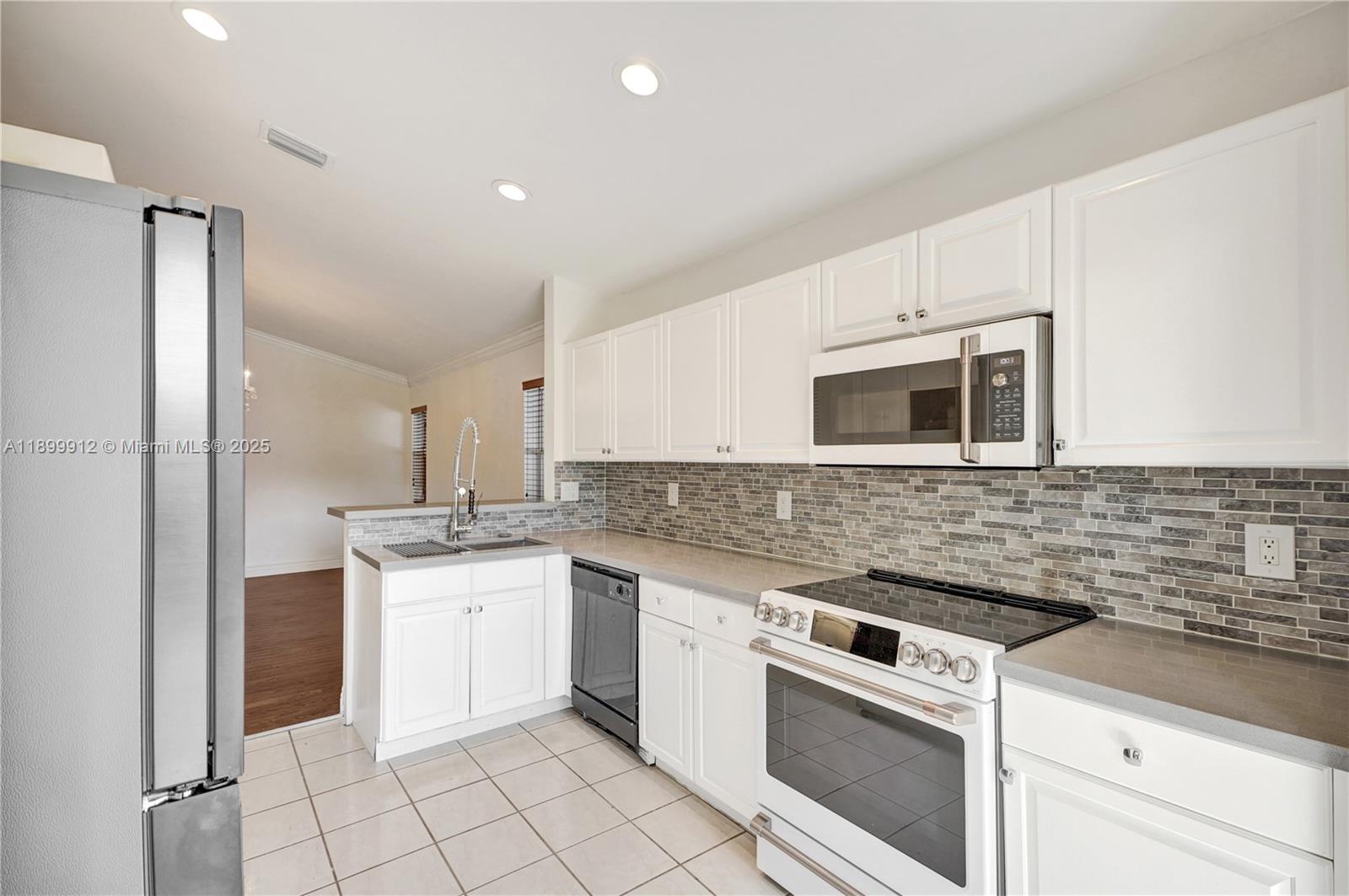 SECTOR 4 NORTH - Residential Lease