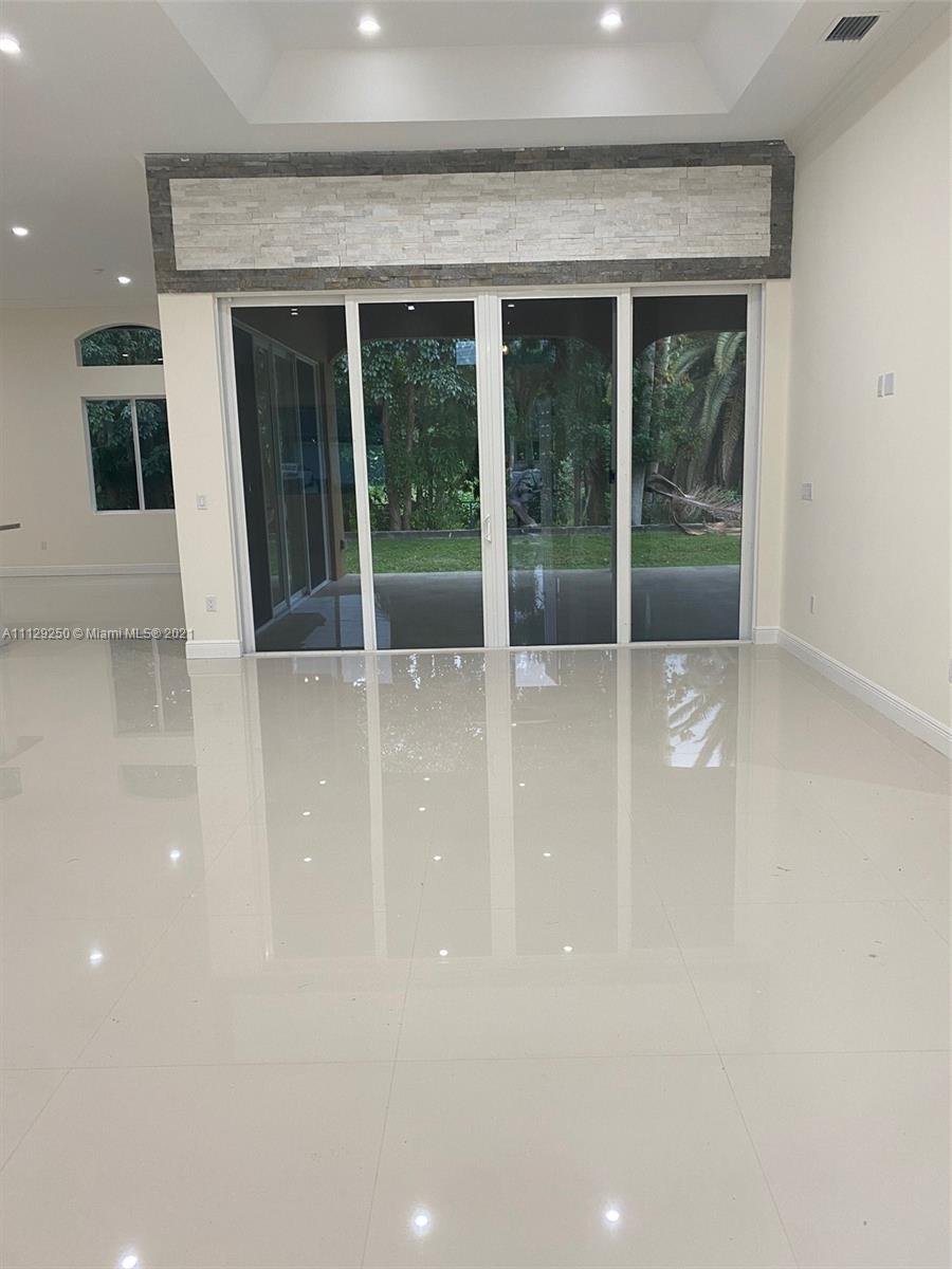 DAVIE GARDEN ESTATES - Residential Lease
