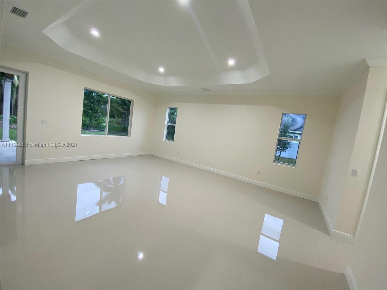 DAVIE GARDEN ESTATES - Residential Lease