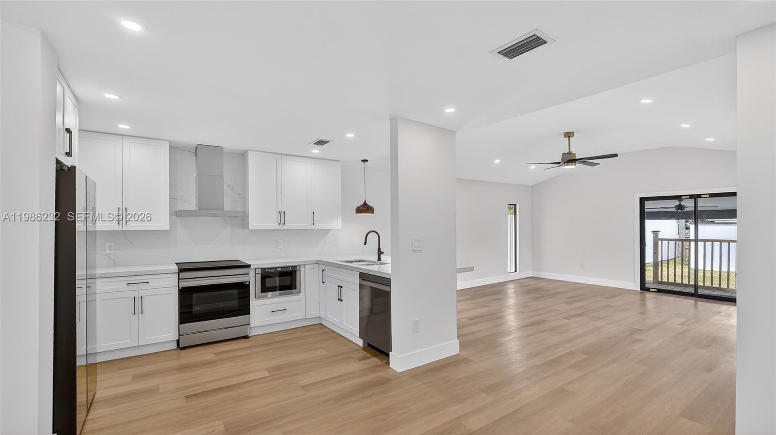 CORAL NOOK - Residential