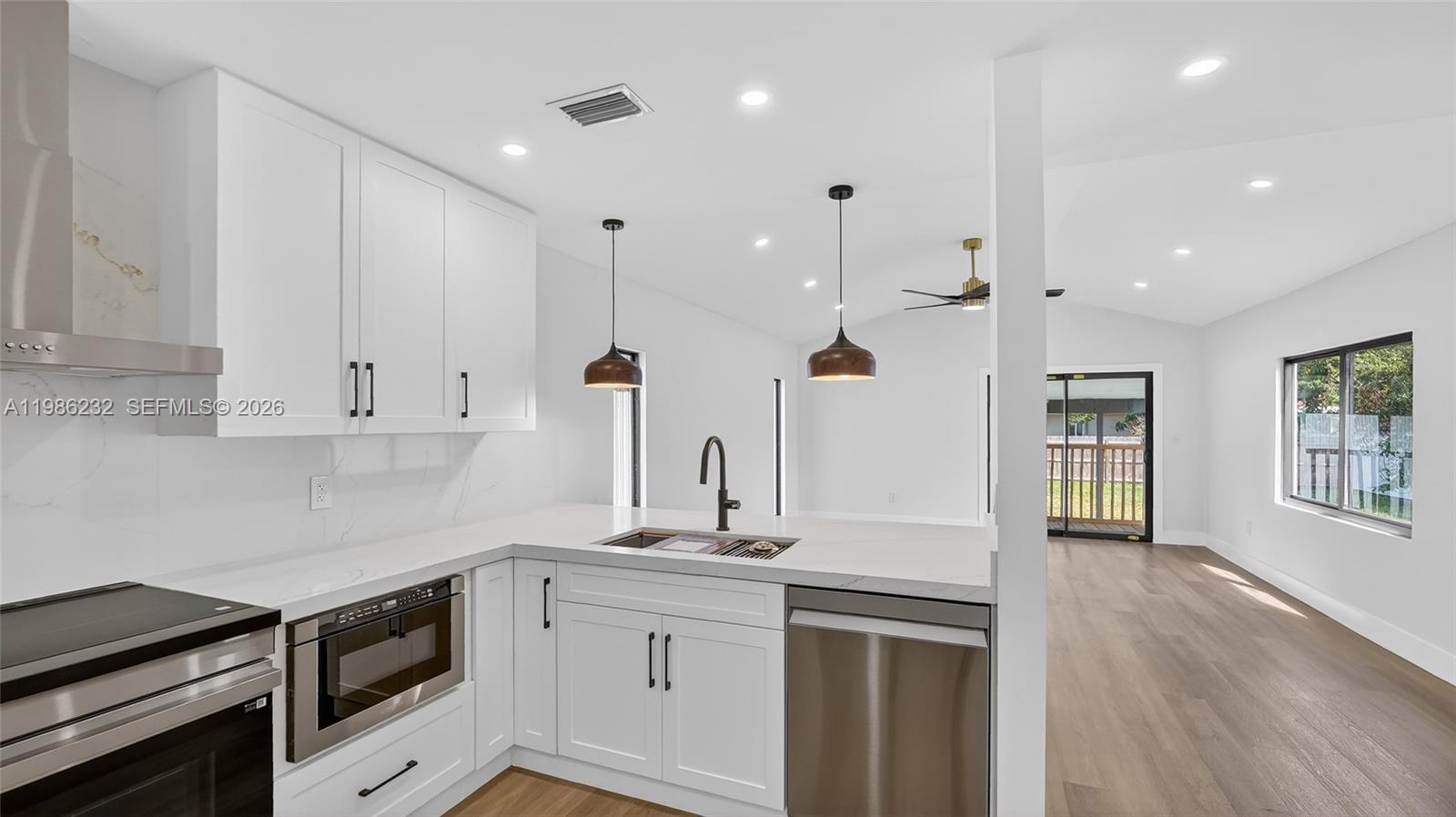 CORAL NOOK - Residential