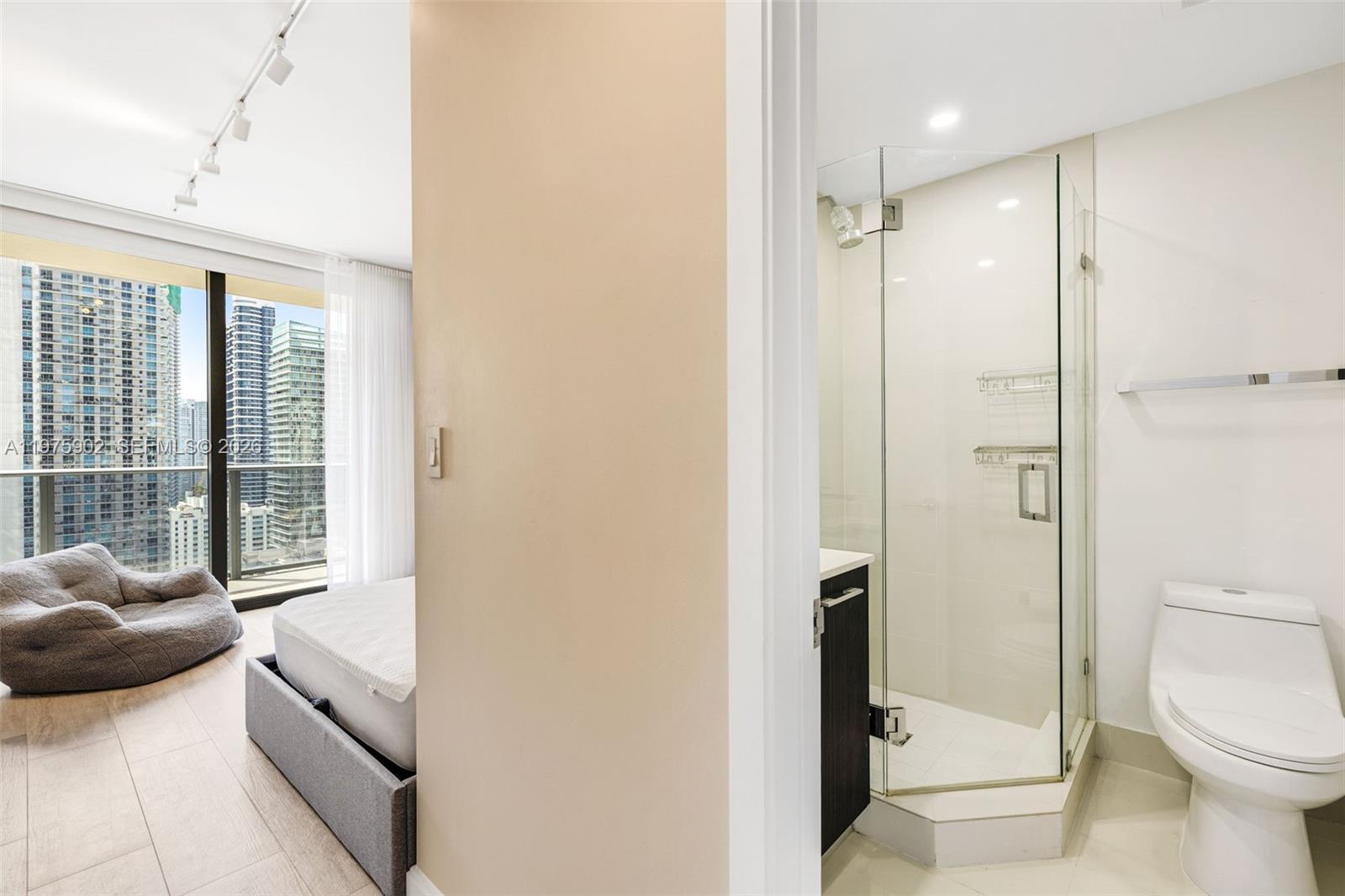 BRICKELL HEIGHTS EAST CON - Residential Lease