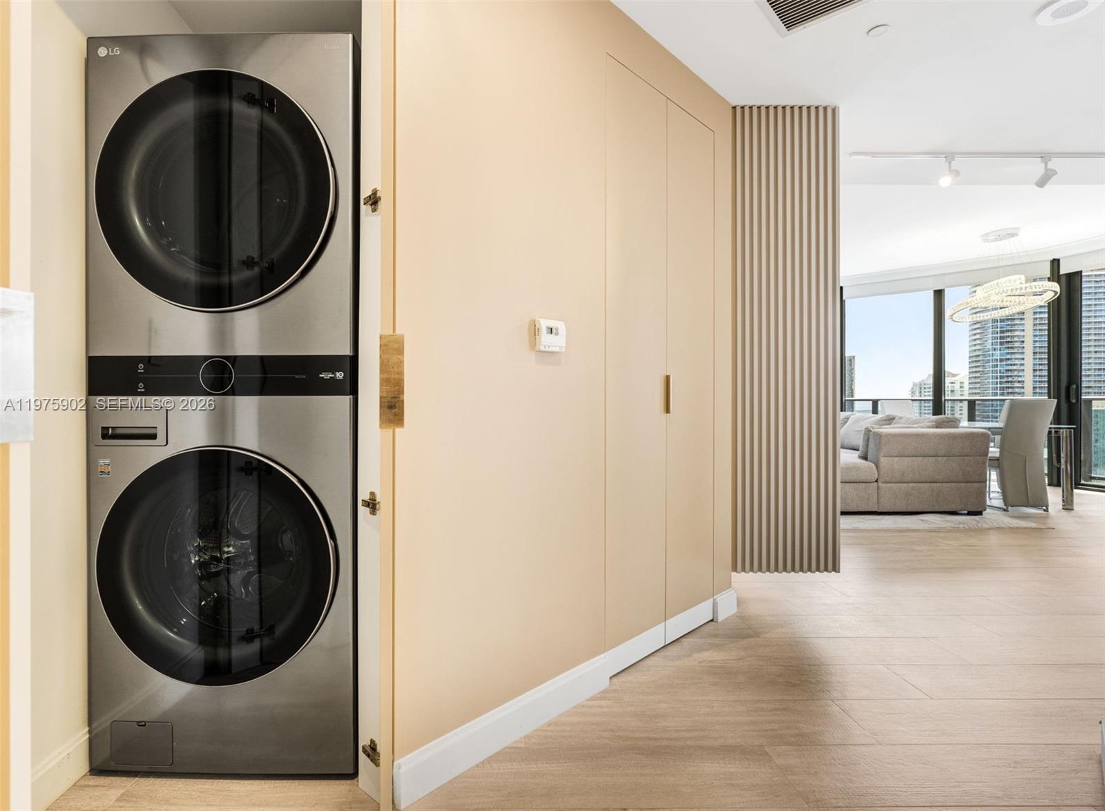 BRICKELL HEIGHTS EAST CON - Residential Lease