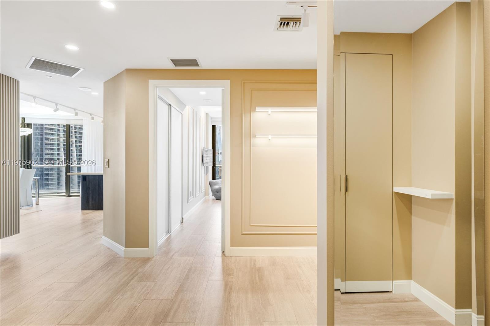 BRICKELL HEIGHTS EAST CON - Residential Lease