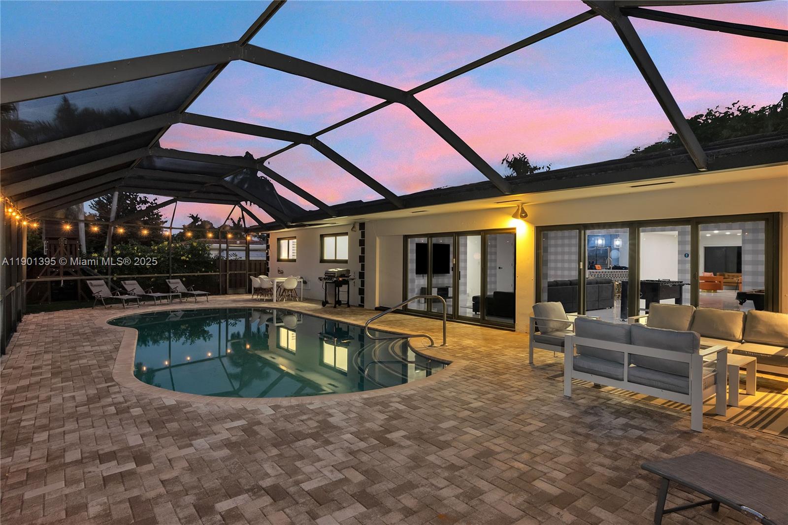 HOLLYWOOD LAKES SECTION - Residential Lease