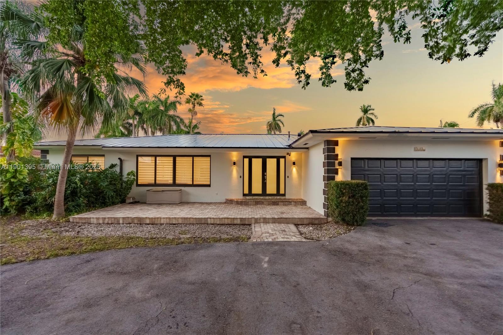 HOLLYWOOD LAKES SECTION - Residential Lease