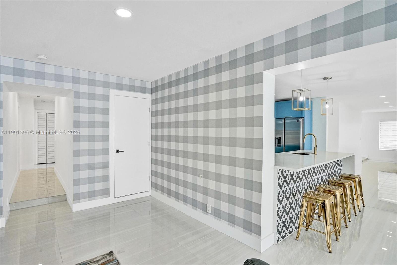 HOLLYWOOD LAKES SECTION - Residential Lease