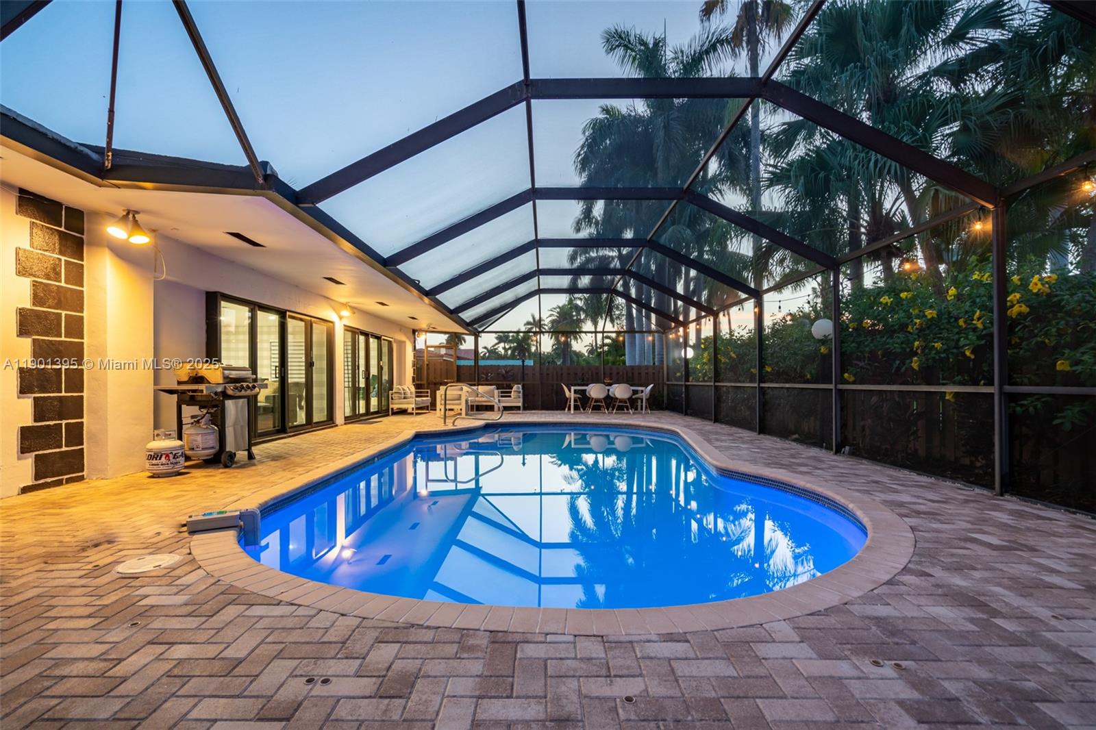 HOLLYWOOD LAKES SECTION - Residential Lease