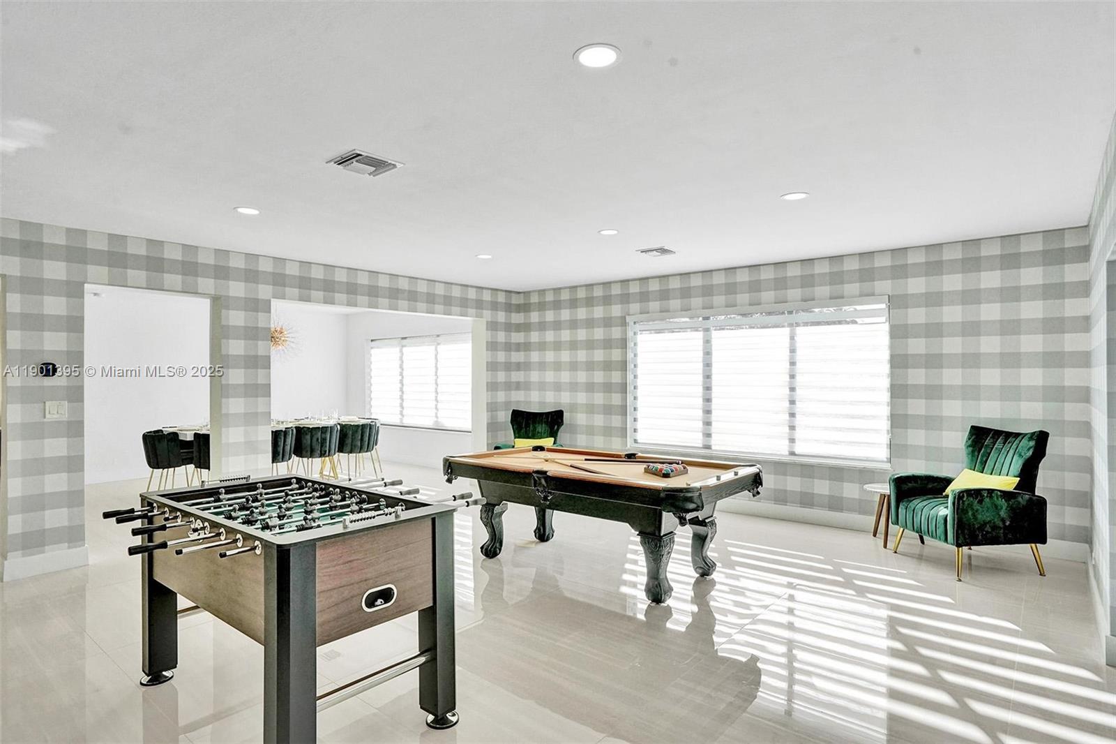 HOLLYWOOD LAKES SECTION - Residential Lease