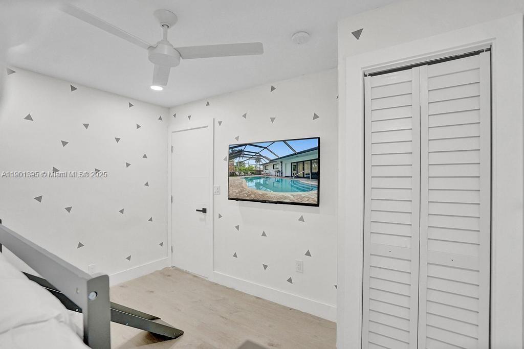 HOLLYWOOD LAKES SECTION - Residential Lease