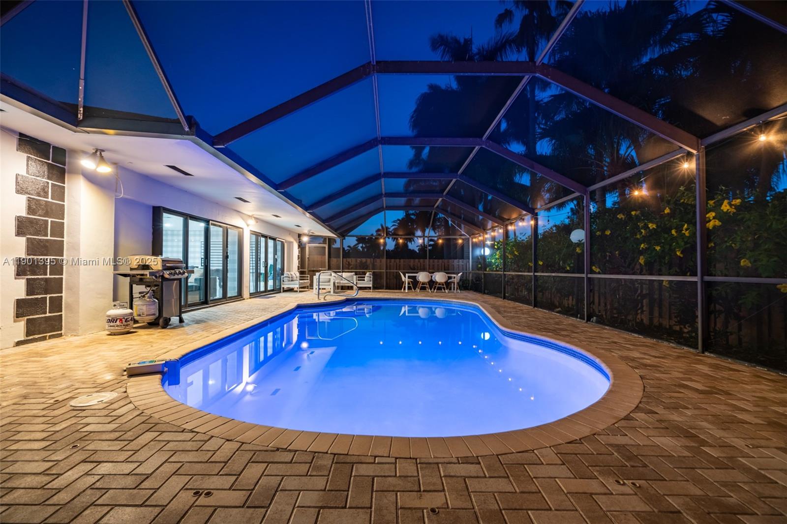 HOLLYWOOD LAKES SECTION - Residential Lease