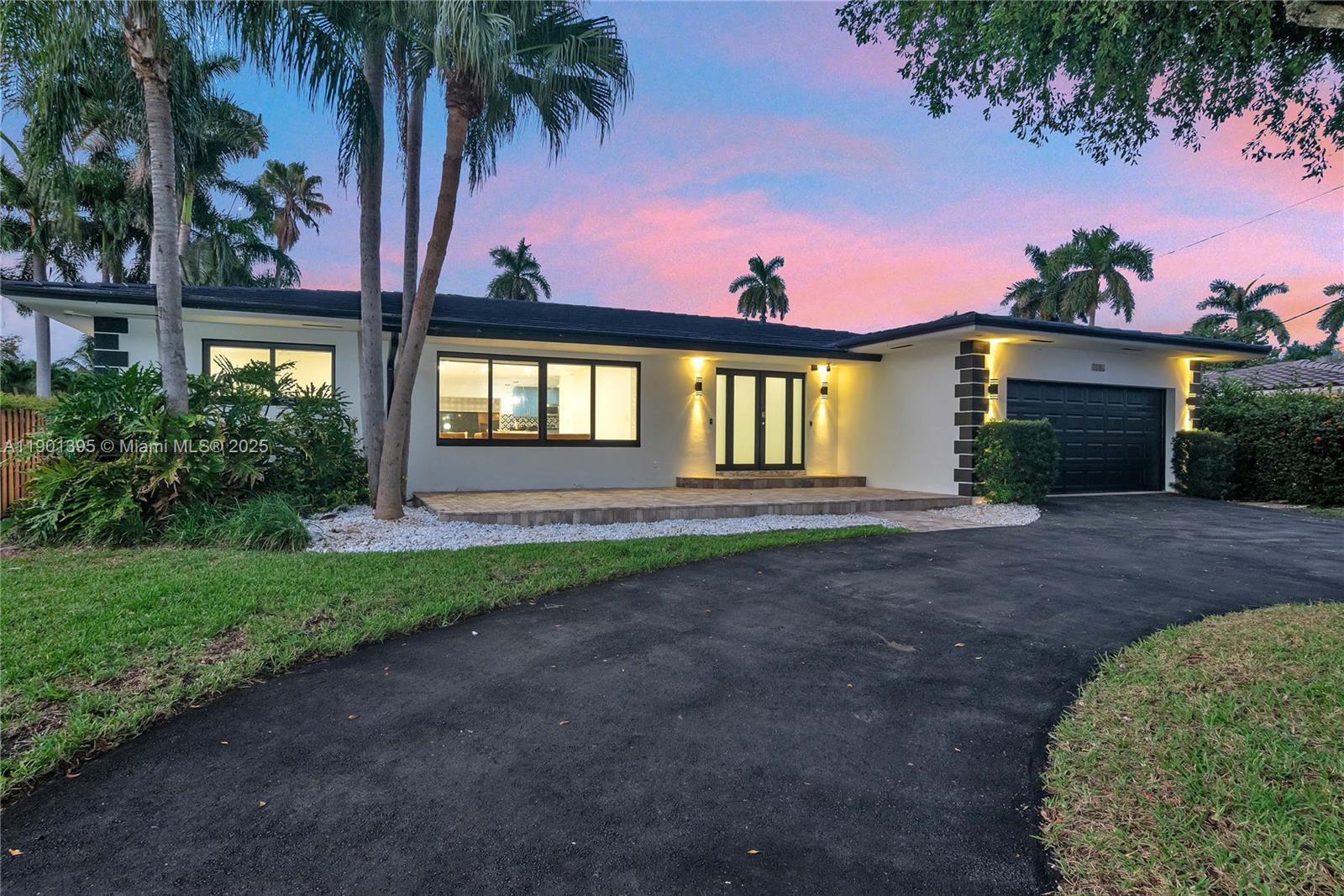 HOLLYWOOD LAKES SECTION - Residential Lease