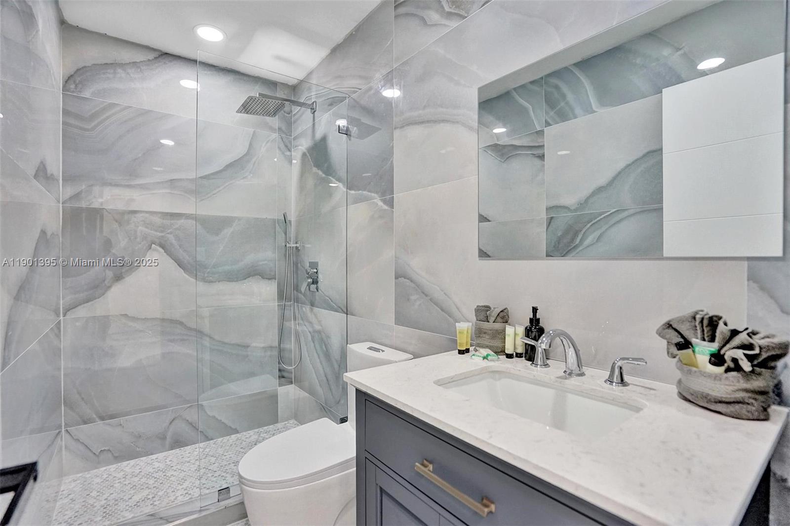 HOLLYWOOD LAKES SECTION - Residential Lease