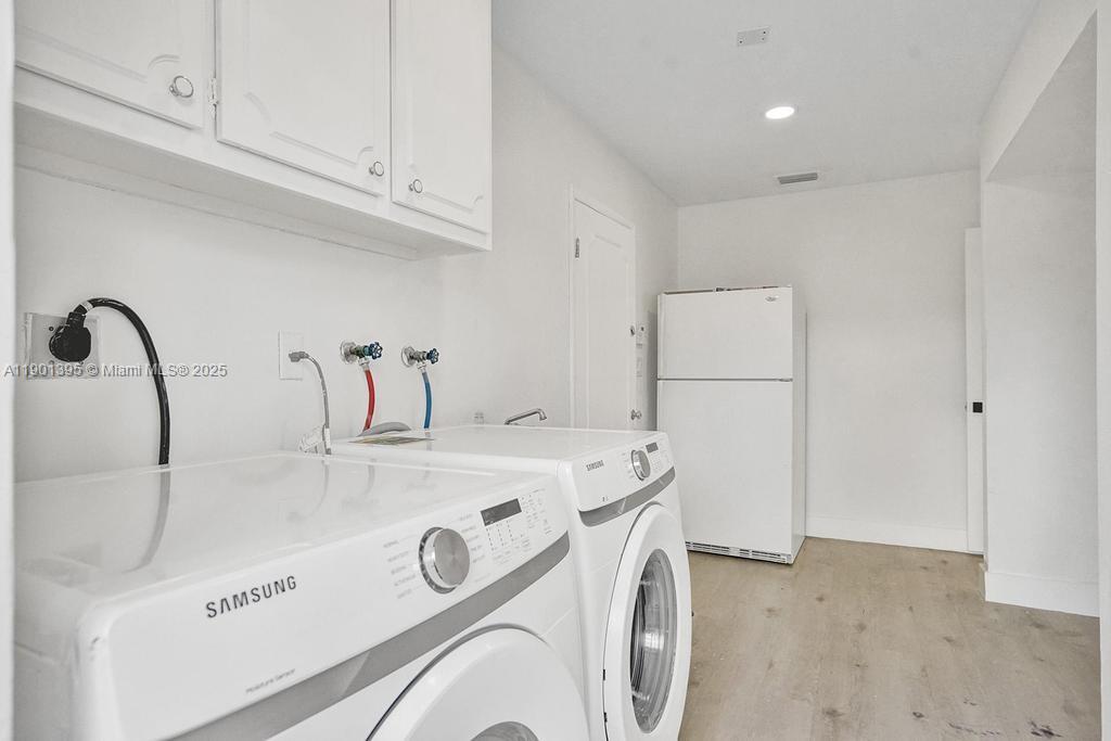 HOLLYWOOD LAKES SECTION - Residential Lease