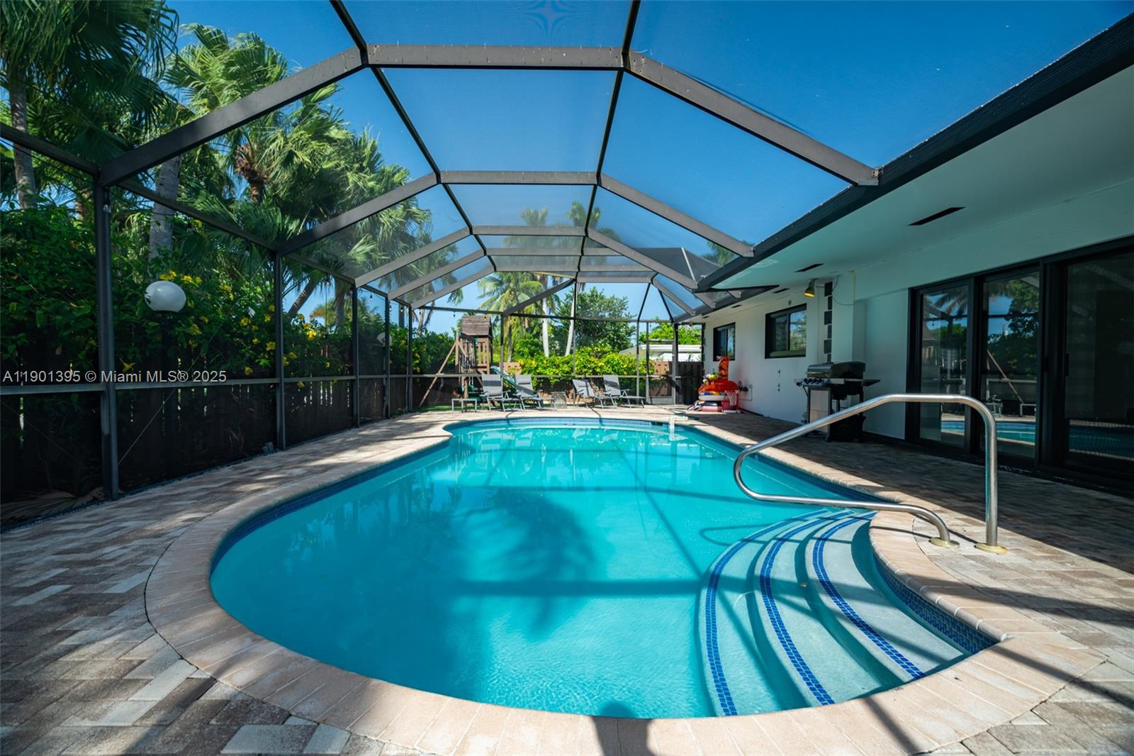 HOLLYWOOD LAKES SECTION - Residential Lease