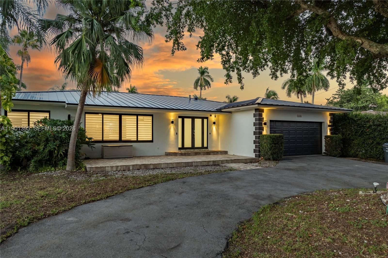 1141 N Northlake Dr