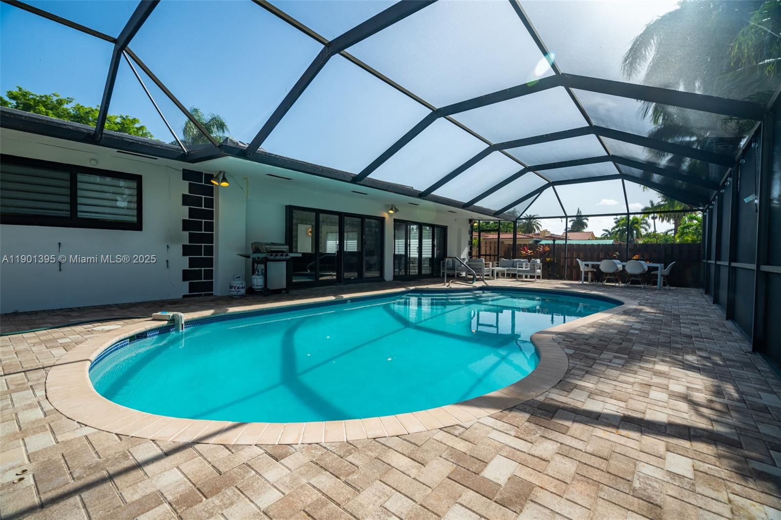 HOLLYWOOD LAKES SECTION - Residential Lease