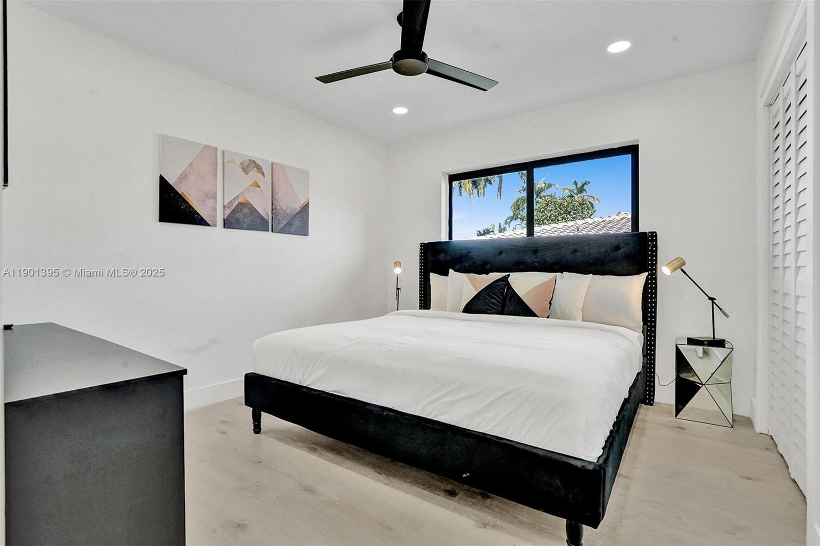 HOLLYWOOD LAKES SECTION - Residential Lease