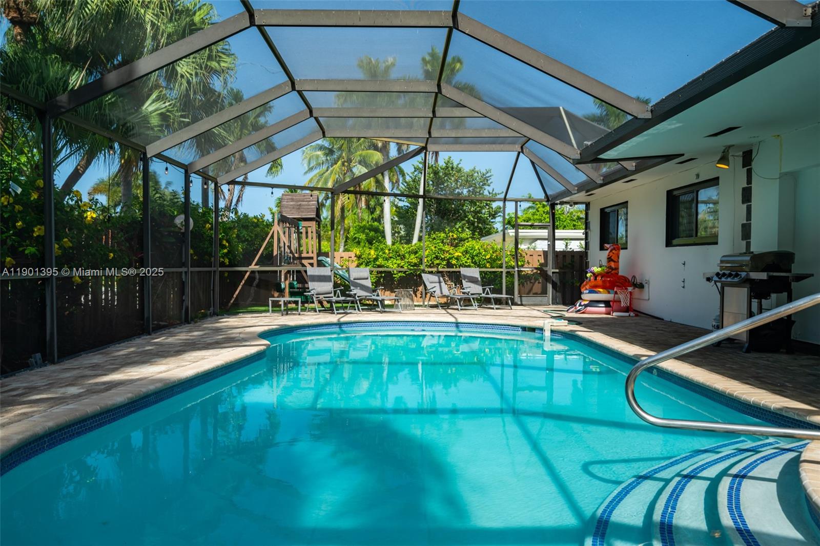 HOLLYWOOD LAKES SECTION - Residential Lease