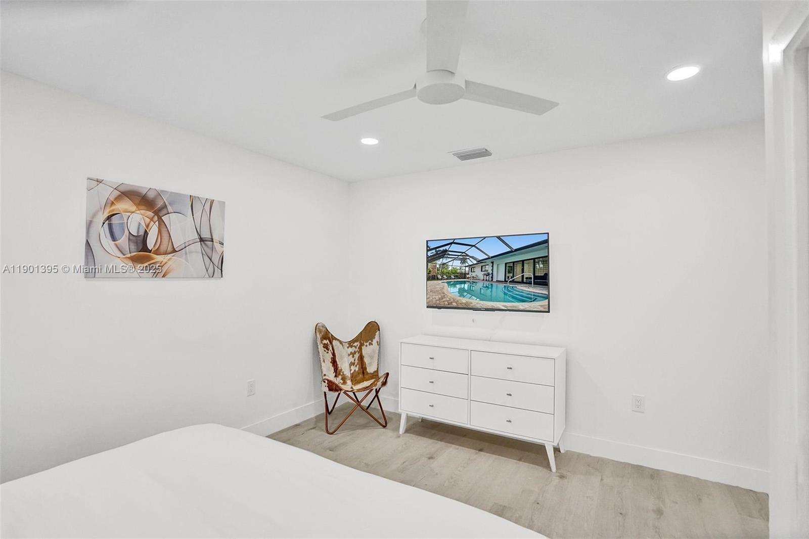 HOLLYWOOD LAKES SECTION - Residential Lease