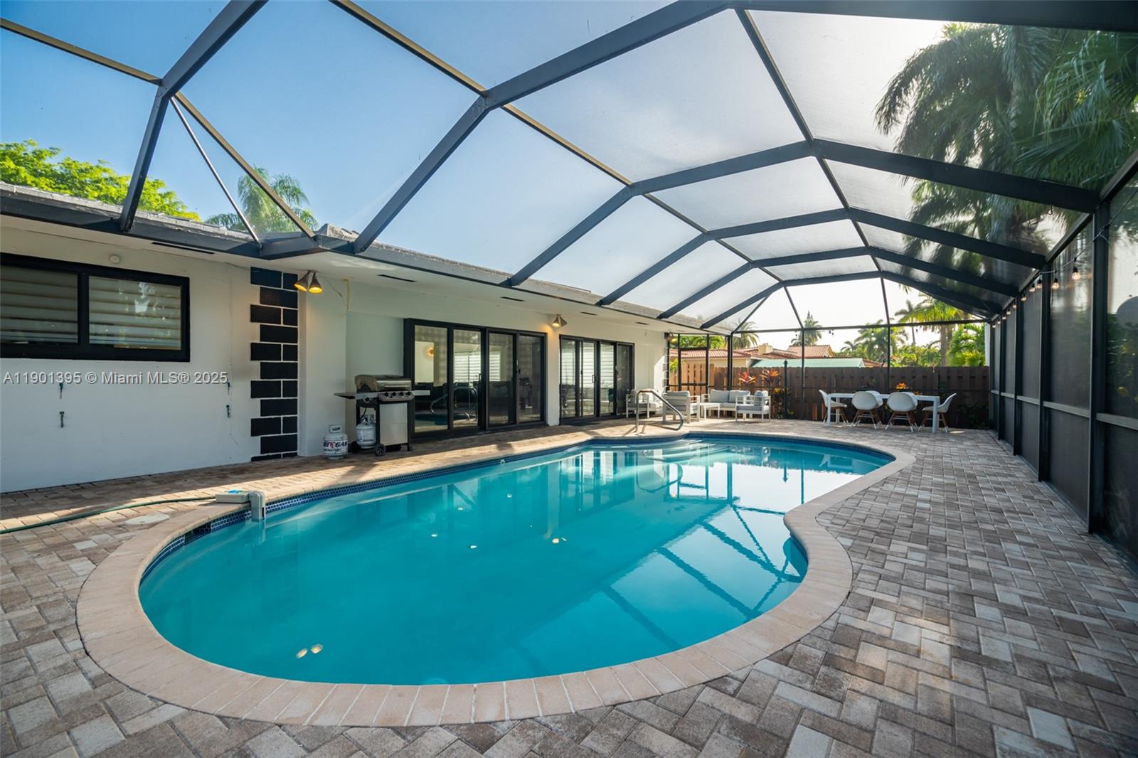 HOLLYWOOD LAKES SECTION - Residential Lease