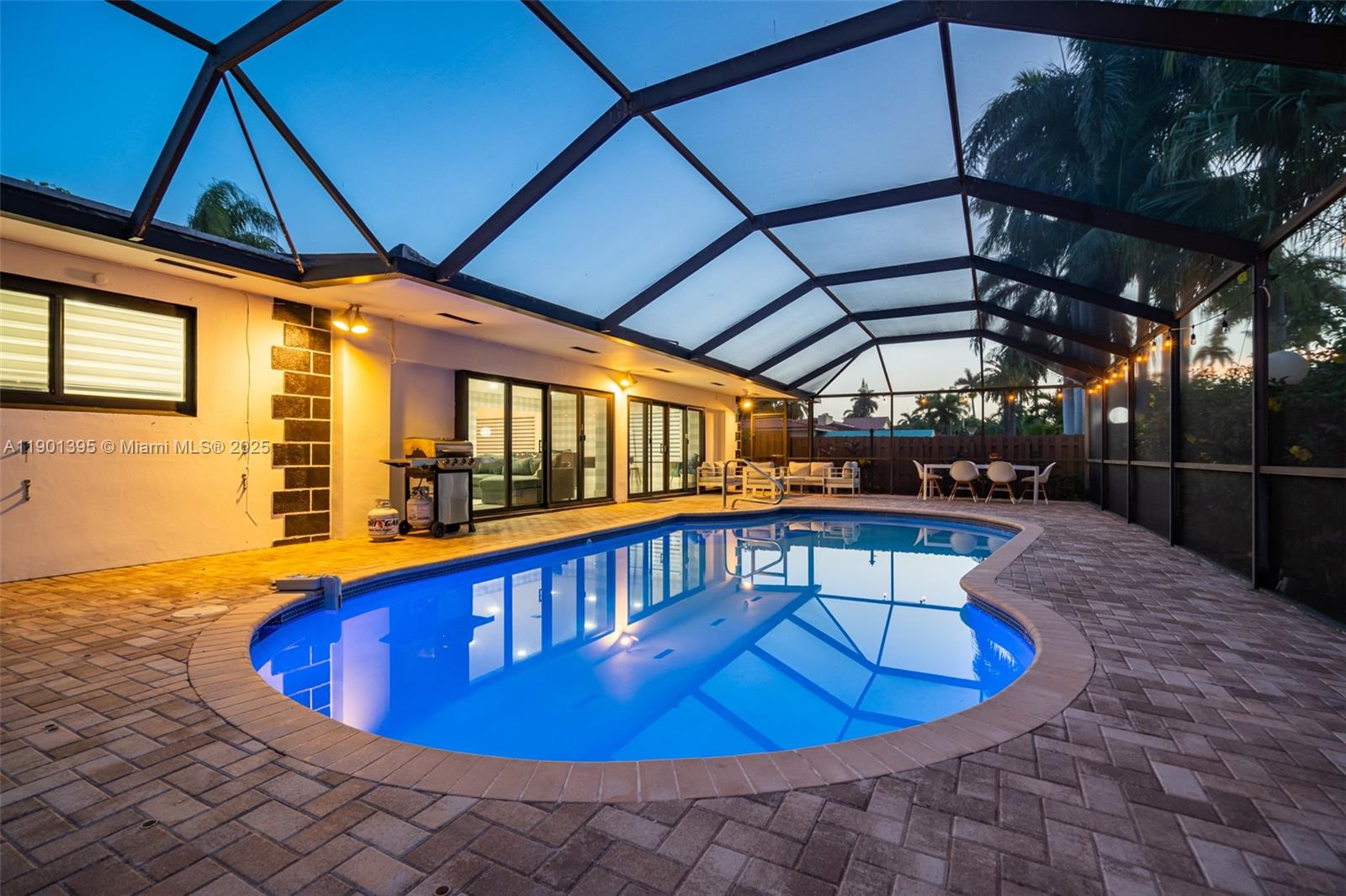 HOLLYWOOD LAKES SECTION - Residential Lease