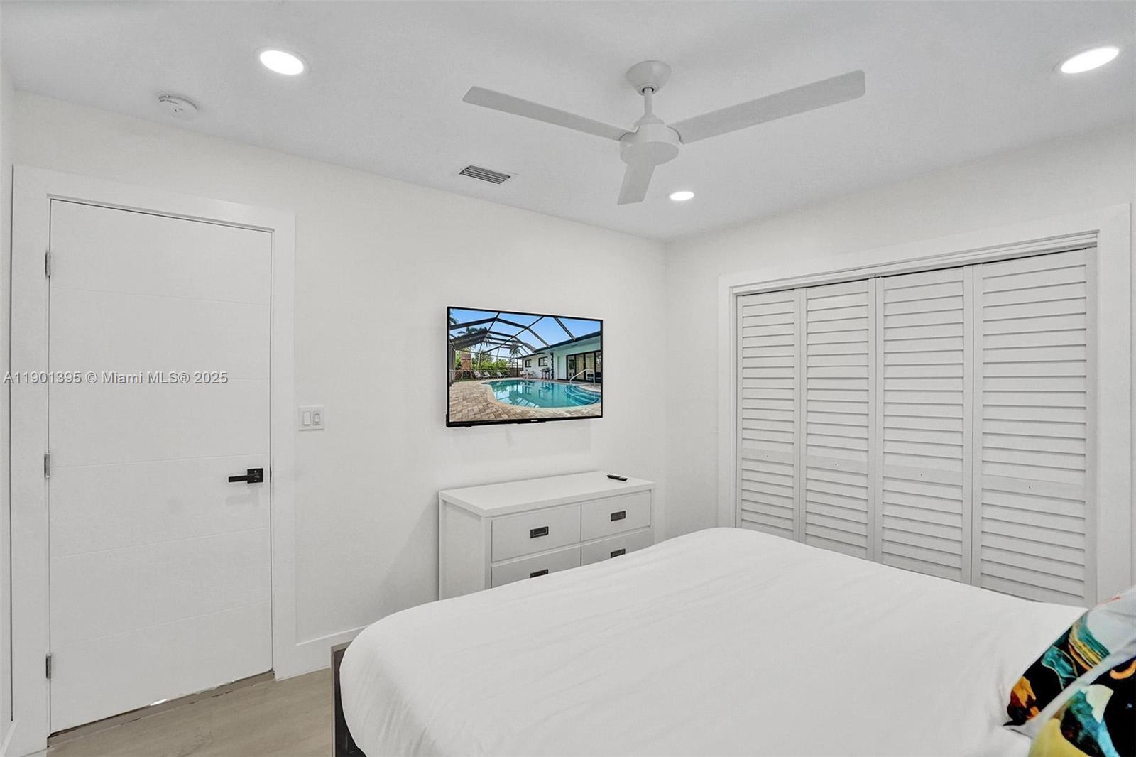 HOLLYWOOD LAKES SECTION - Residential Lease