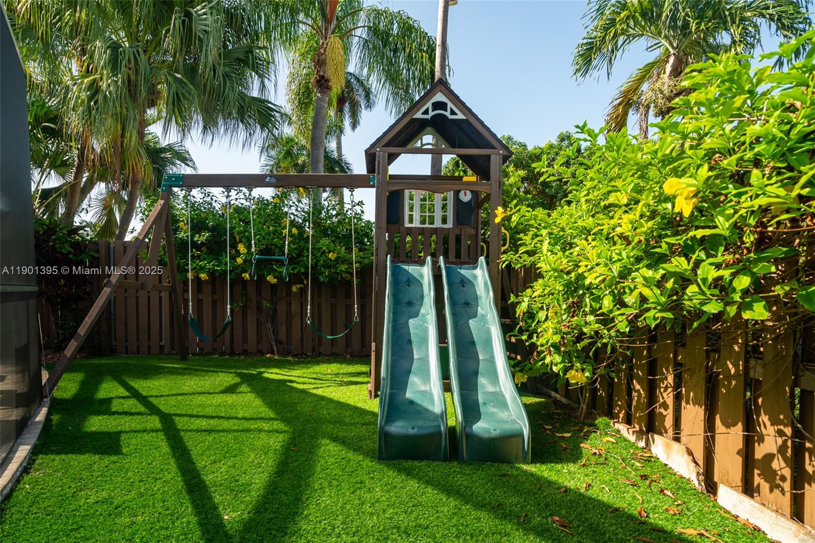 HOLLYWOOD LAKES SECTION - Residential Lease